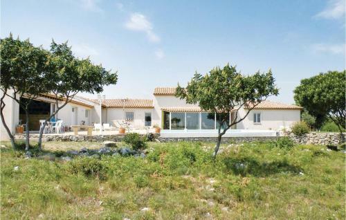 Five-bedroom Holiday Home In Poulx