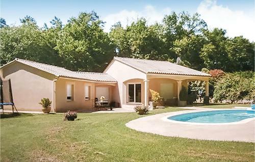 Three-bedroom Holiday Home In Savignac Les Eglises