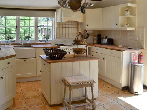 How Wood Cottage