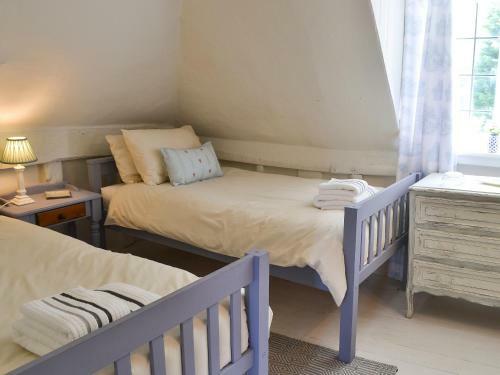 How Wood Cottage