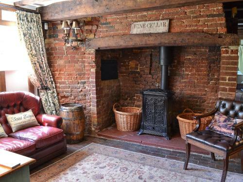 How Wood Cottage
