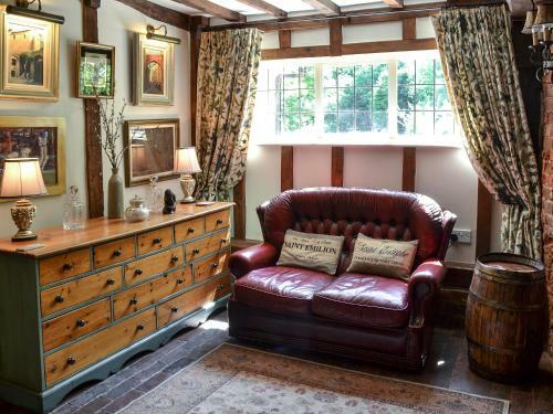 How Wood Cottage