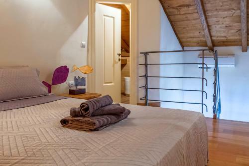 Hostal Dionysos Villa
