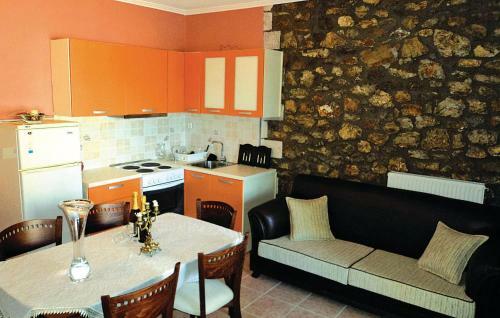 Two-bedroom Holiday Home In Paralio Astros