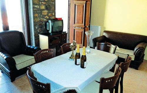 Two-bedroom Holiday Home In Paralio Astros
