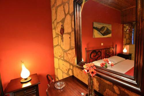 Hostal Xenios Zeys (?????? ????)