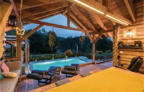 Three-bedroom Holiday Home In Gornji Zvecaj