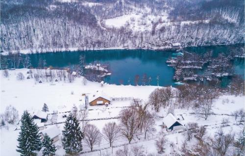 Three-bedroom Holiday Home In Gornji Zvecaj