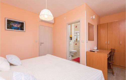 Two-bedroom Holiday Home In Mokalo