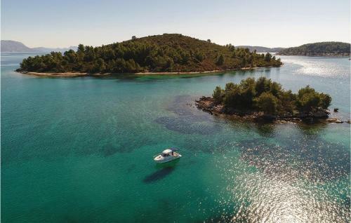 Two-bedroom Holiday Home In Mokalo