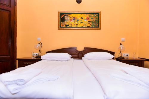 Hostal L'opera Guest House