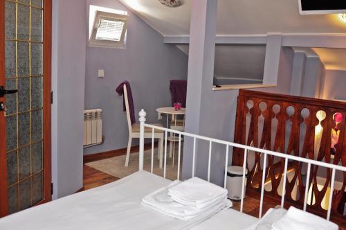 Hostal L'opera Guest House