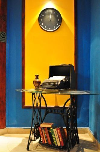 Hostal L'opera Guest House