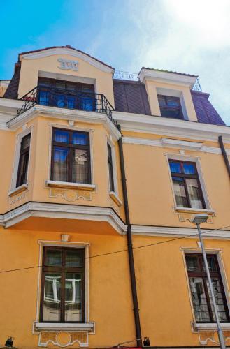Hostal L'opera Guest House