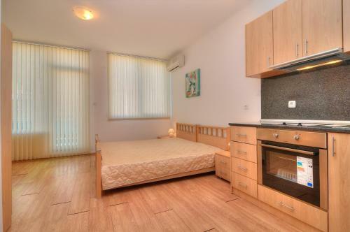Pmg Apartments In Oasis Complex