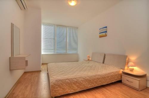 Pmg Apartments In Oasis Complex