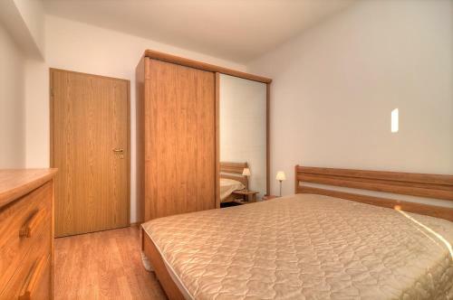 Pmg Apartments In Oasis Complex