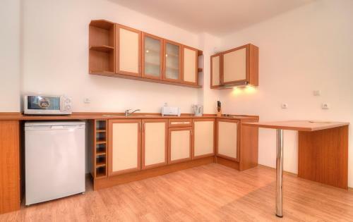Pmg Apartments In Oasis Complex