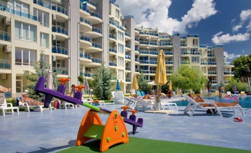 Pmg Apartments In Oasis Complex