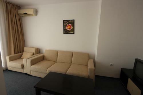 Menada Ravda Apartments