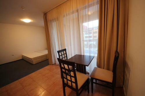Menada Ravda Apartments
