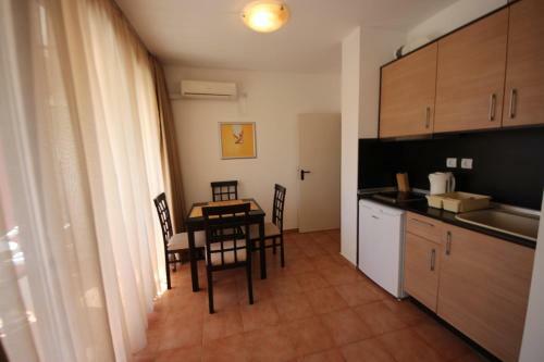Menada Ravda Apartments