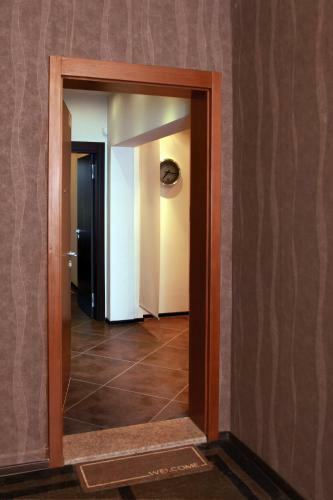 Brown Cottage Apartment