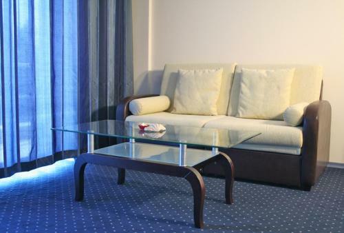 Peter Hotel