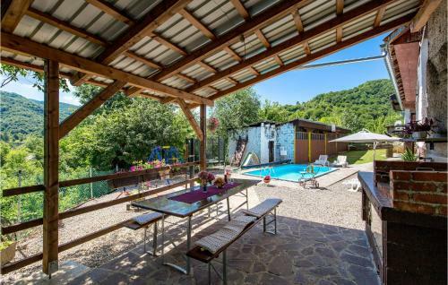 Four-bedroom Holiday Home In Plaski