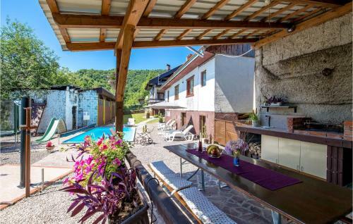 Four-bedroom Holiday Home In Plaski