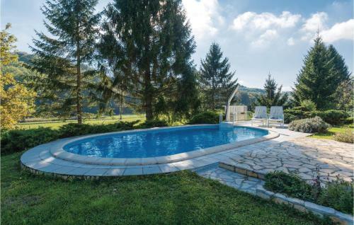 Three-bedroom Holiday Home In Donji Zbilj