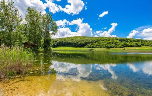 Two-bedroom Holiday Home In Trosmarija