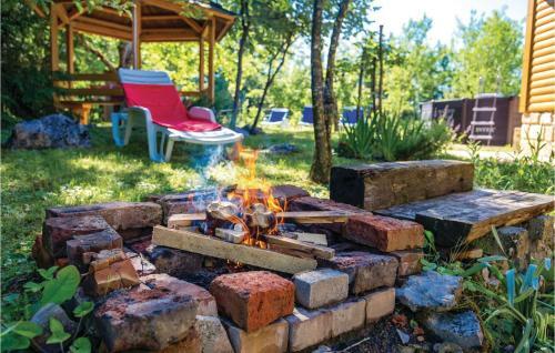 Two-bedroom Holiday Home In Trosmarija