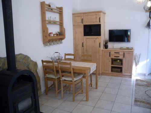 Holiday Homes In Balatonmariaf�rdo 19438