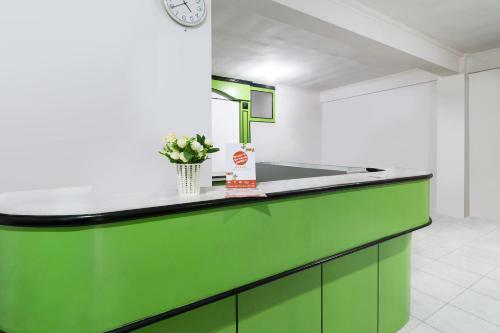 Hostal Oyo 1242 Penginapan Rb Syariah