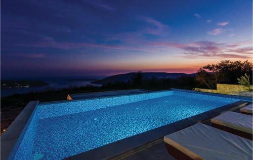 Two-bedroom Holiday Home In Herceg Novi