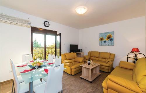Four-bedroom Holiday Home In Igalo