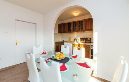 Four-bedroom Holiday Home In Igalo