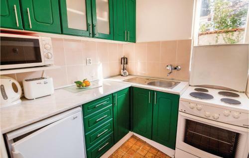 Two-bedroom Holiday Home In Njivice