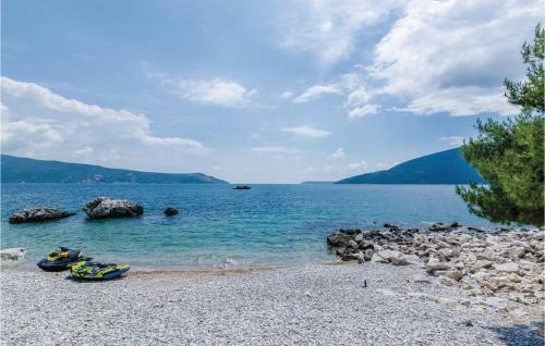 Three-bedroom Holiday Home In Herceg Novi