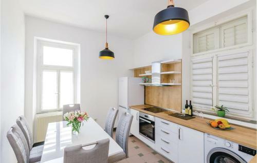 Three-bedroom Holiday Home In Herceg Novi