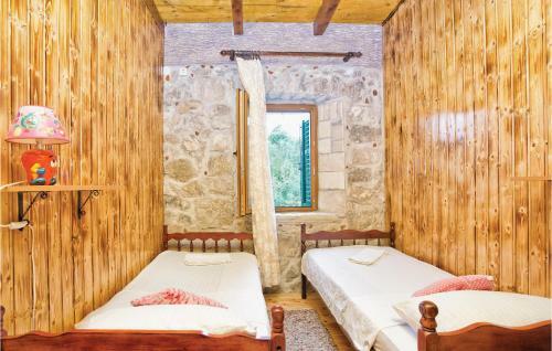 Two-bedroom Holiday Home In Herceg Novi