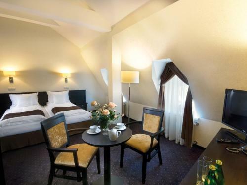 Hotel Senator