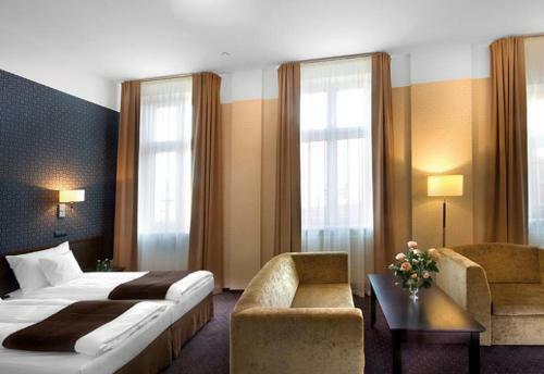 Hotel Senator