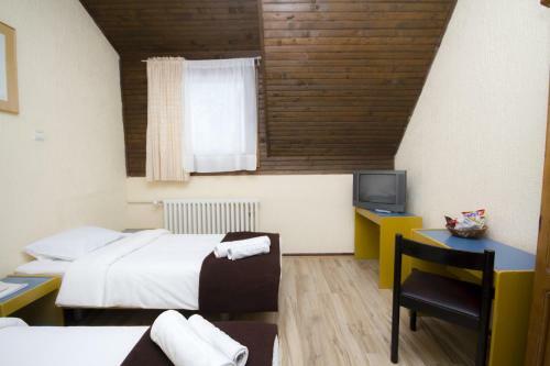 Hostal Guesthouse Junior