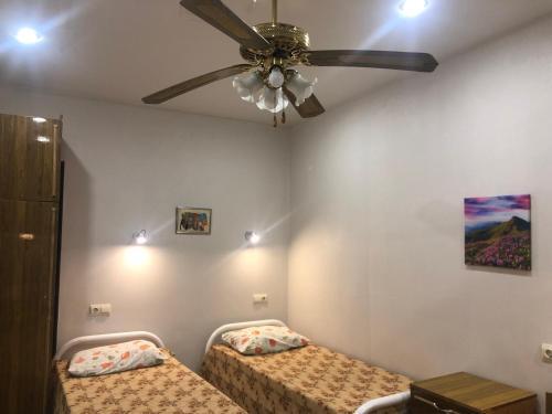 Hostal Guest House On Oktyabrskaya 93