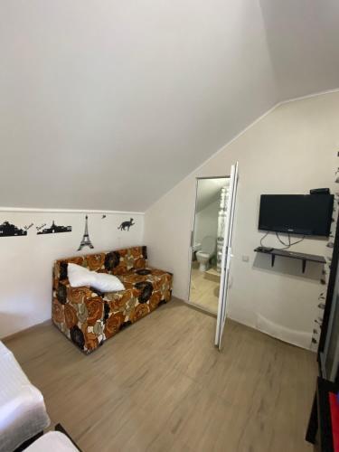 Hostal Guest House On Oktyabrskaya 93