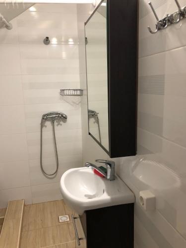 Hostal Guest House On Oktyabrskaya 93