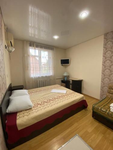 Hostal Guest House On Oktyabrskaya 93