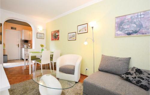 Two-bedroom Apartment In Portoroz